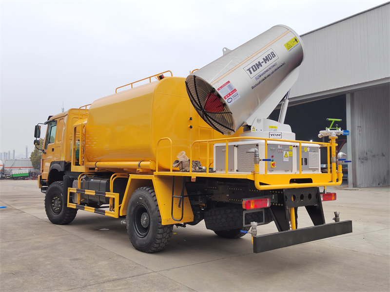 HOWO 4×4 water bowser truck