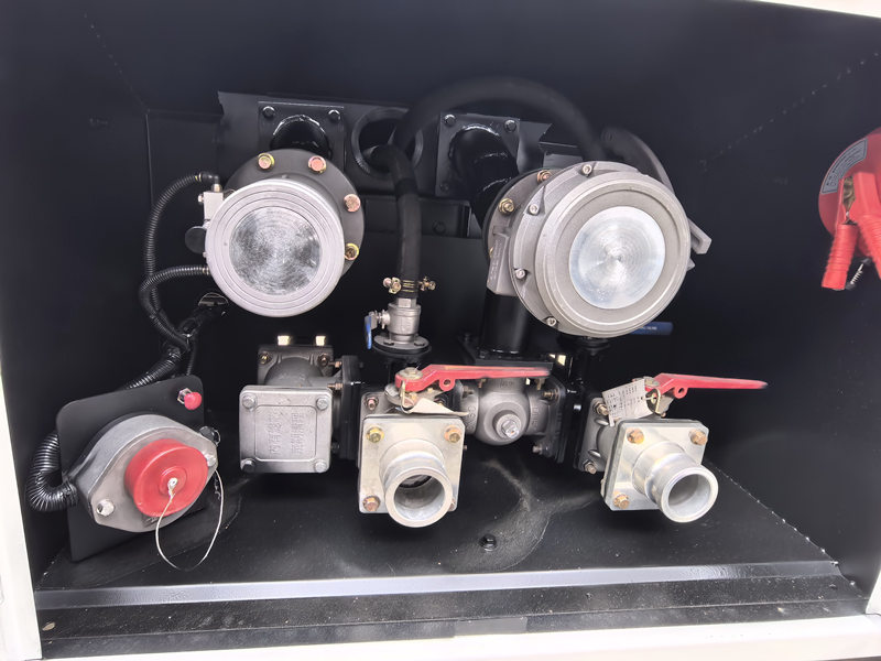 HOWO aircraft bowser truck