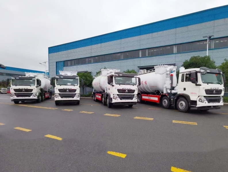 HOWO 15,000 liters hydro drain cleaning truck