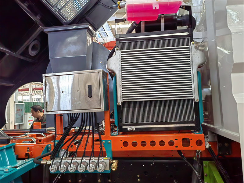 HOWO heavy road sweeper truck