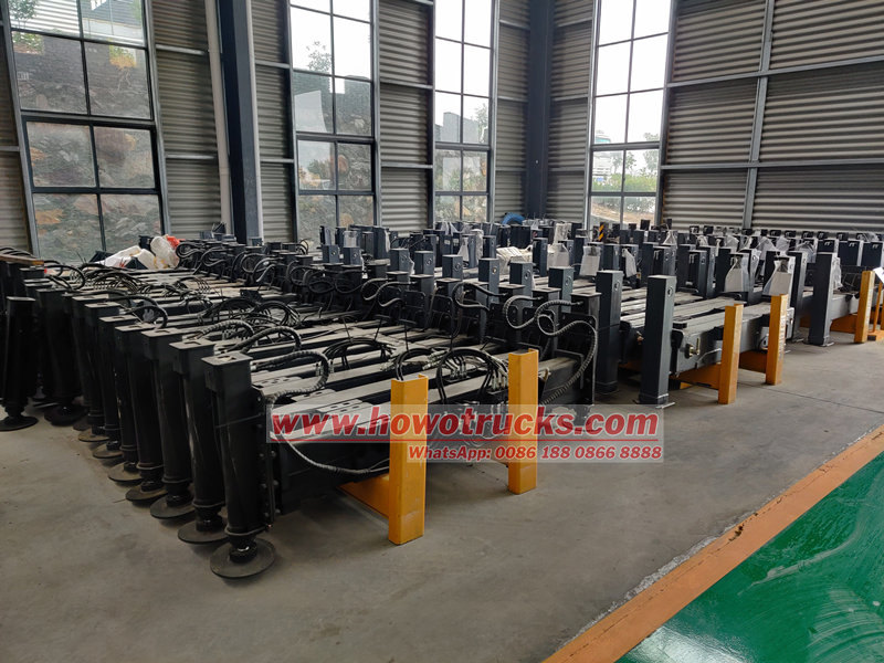 HOWO boom crane truck manufacturer