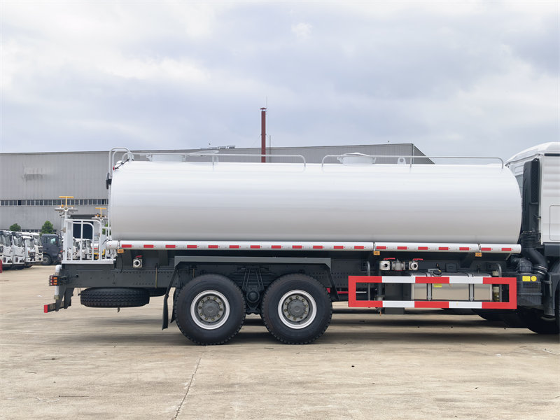 HOWO TX 20000L water tank truck
