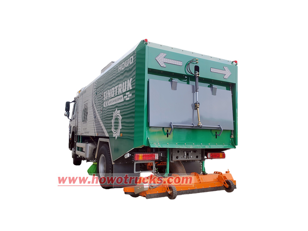 HOWO vacuum road sweeper with brush