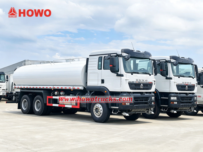 Los camiones cisterna de agua HOWO TX de gran capacidad (20000 litros) se exportan a Yibuti.